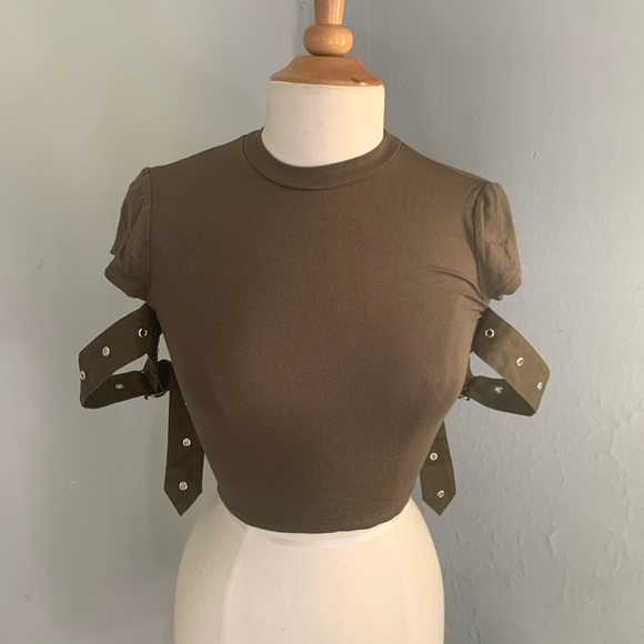 FashionNova// crop top size xs - Picture 6 of 7